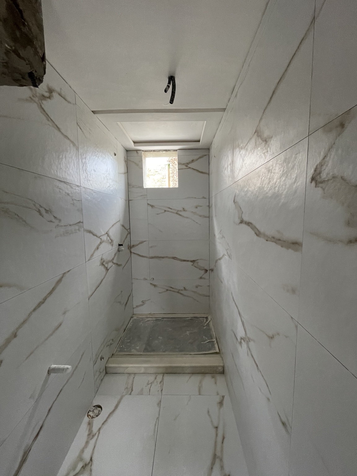 Salle d’eau — avant installation des équipements